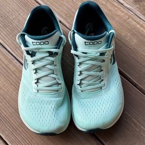 Topo Athletic Phantom 3 5MM drop Women's Mint Running Shoes size 8